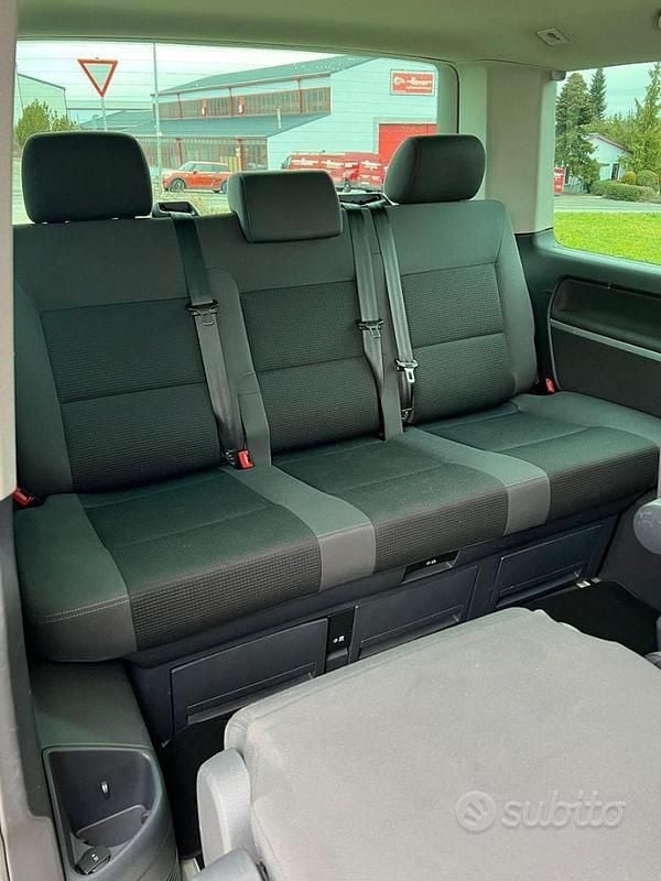 Usata VW Multivan Highline 140 CV (102 kW) 2011 Marrone Monovolume