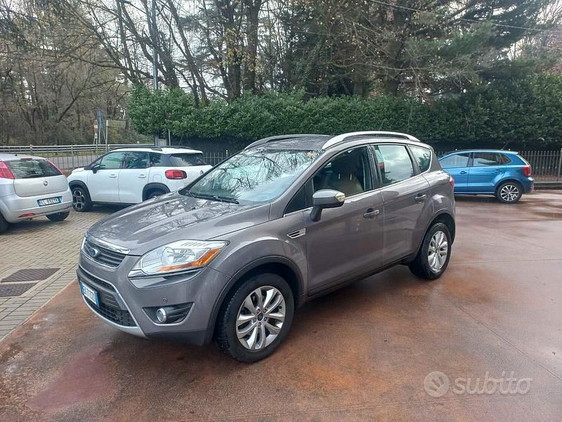Usata Ford Kuga Titanium 163 CV (119 kW) 2012 Grigio SUV