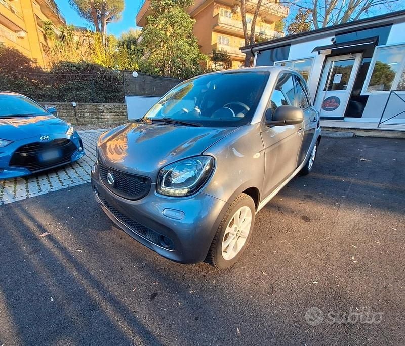 Grigio Usata 2017 Smart ForFour Passion Utilitaria | 9900 € (Buon prezzo) - Immagine 1/4