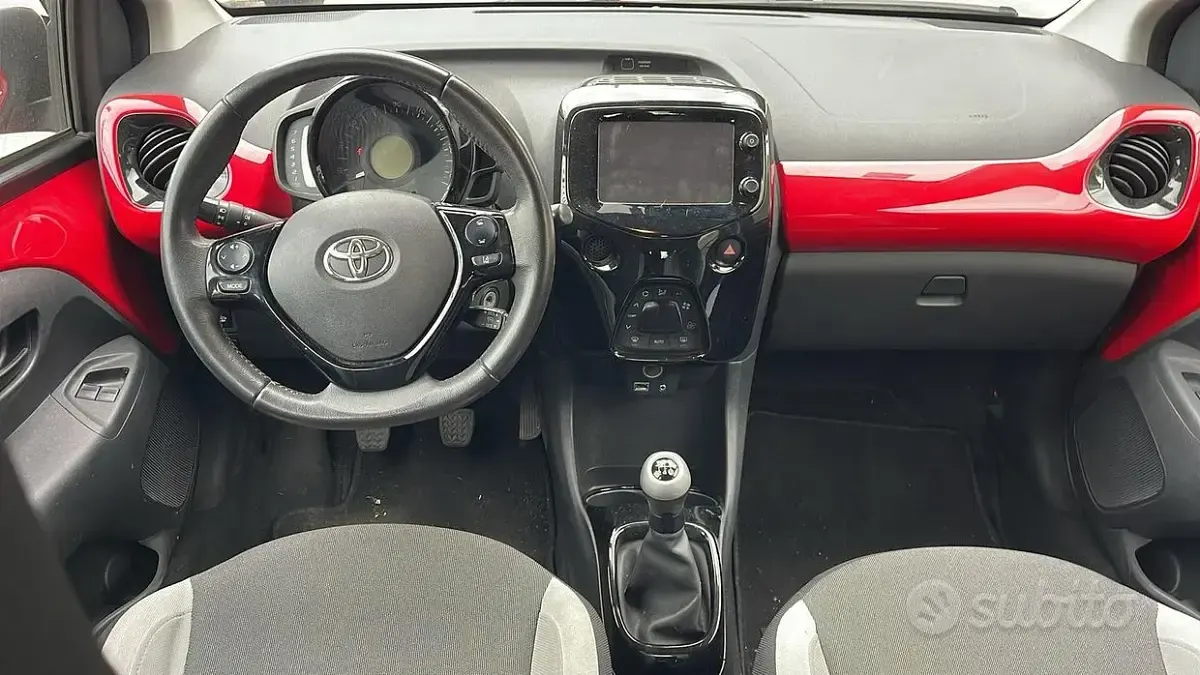 Usata Toyota Aygo 69 CV (50 kW) 2015 Utilitaria