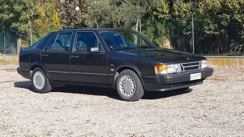 Begagnad Saab 9000 135 HK (99 kW) 1990 Grå Sedan