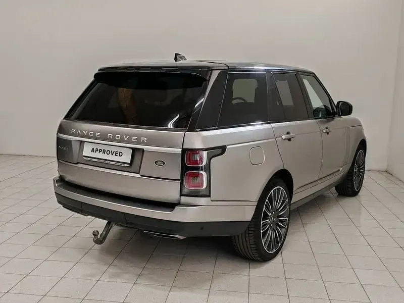 Usata Land Rover Range Rover Vogue 249 CV (183 kW) 2022 Svo premium palette grey SUV