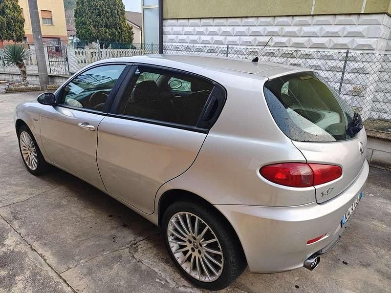 Usata Alfa Romeo 147 150 CV (110 kW) 2006 Utilitaria
