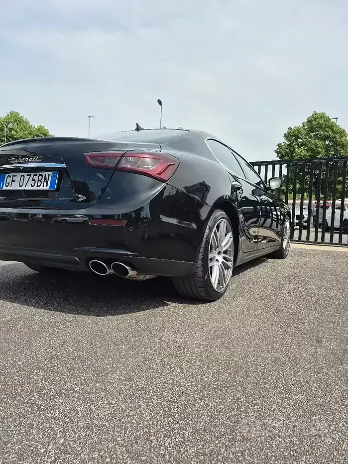 Usata Maserati Ghibli 350 CV (257 kW) 2016 Nero Berlina