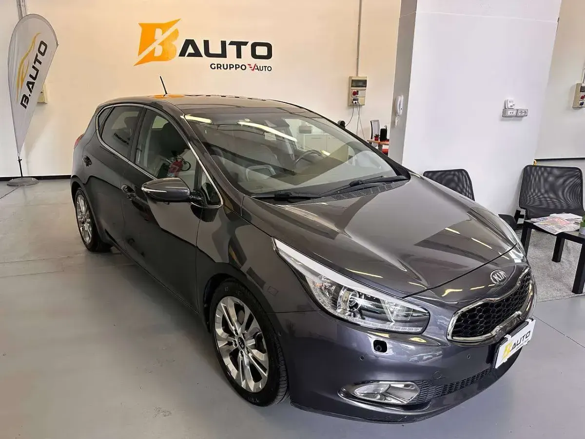 Usata Kia Ceed Platinum 128 CV (94 kW) 2012 Grigio Utilitaria