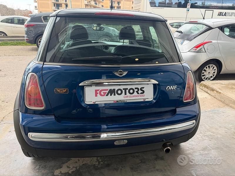 Usata Mini Cooper 89 CV (65 kW) 2004 Blu Utilitaria