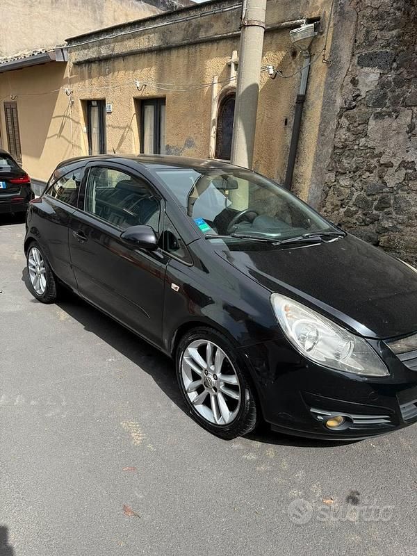 Usata Opel Corsa Sport 90 CV (66 kW) 2007 Nero Utilitaria