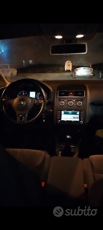 Usata VW Touran 140 CV (102 kW) 2013 Grigio Monovolume