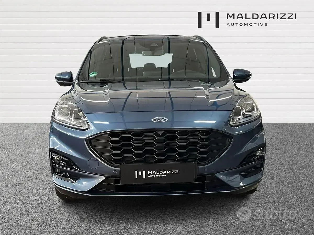 Usata Ford Kuga ST-Line X 120 CV (88 kW) 2023 Blu SUV