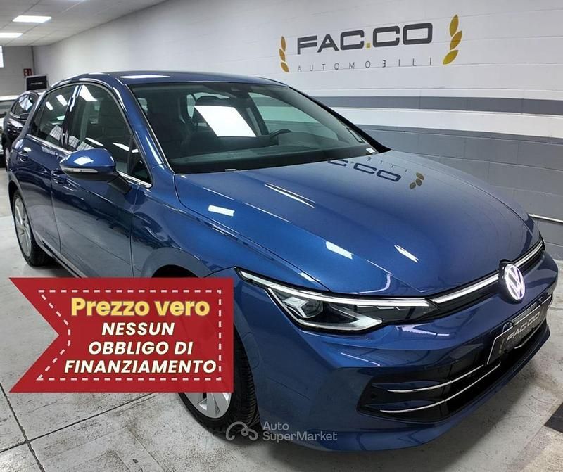 Usata VW Golf VIII 150 CV (110 kW) 2025 Blu Berlina
