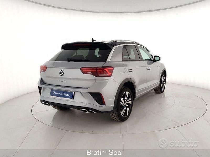 Usata VW T-Roc R-line 150 CV (110 kW) 2024 Grigio metallizzato SUV