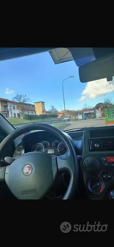 Usata Fiat Panda 4x4 Climbing 69 CV (50 kW) 2011 Rosso Utilitaria