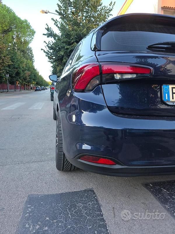 Usata Fiat Tipo 120 CV (88 kW) 2018 Blu Station wagon
