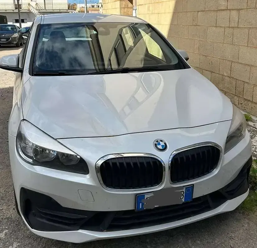 Usata BMW 218 Active Tourer Luxury Line 150 CV (110 kW) 2018 Bianco Monovolume