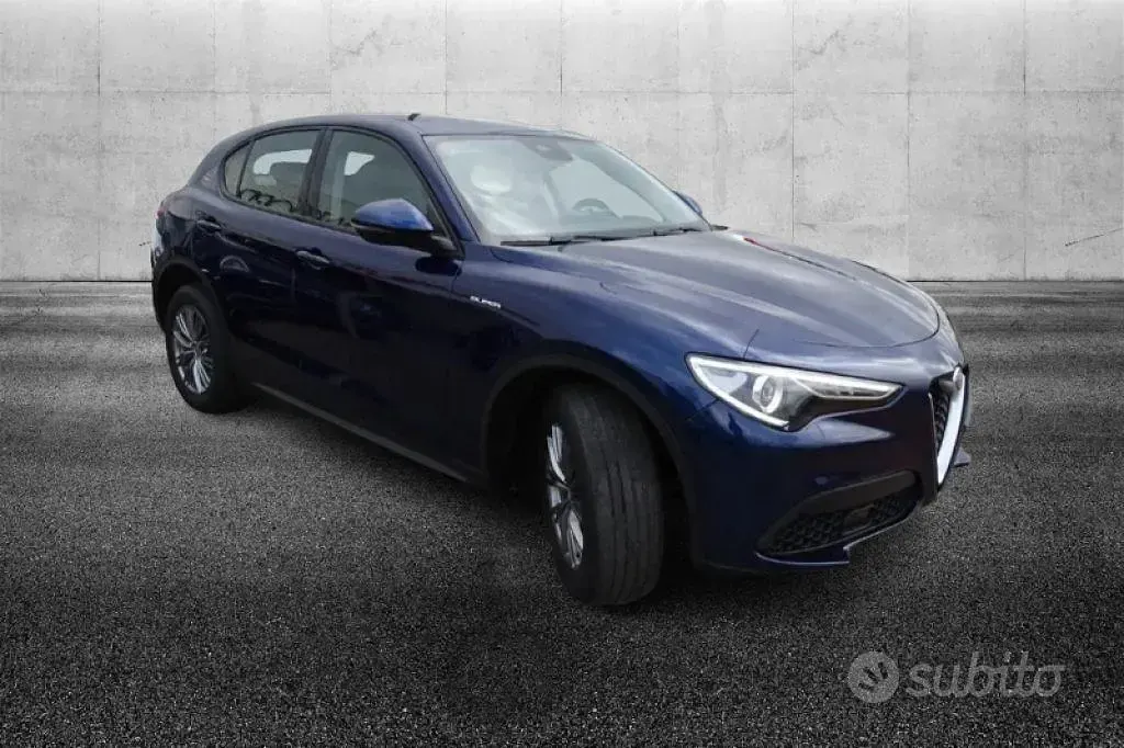 Usata Alfa Romeo Stelvio Super 201 CV (147 kW) 2021 Blu/azzurro SUV