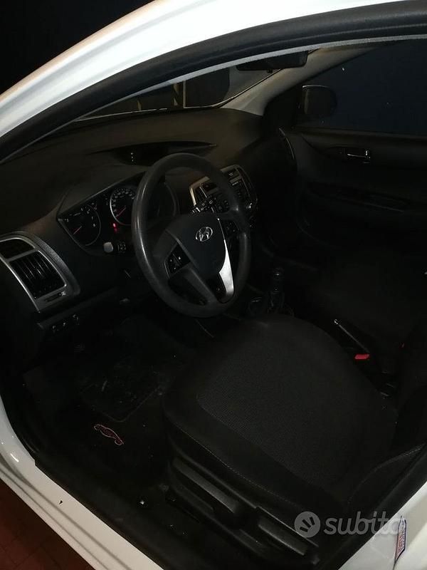 Usata Hyundai i20 85 CV (62 kW) 2013 Utilitaria