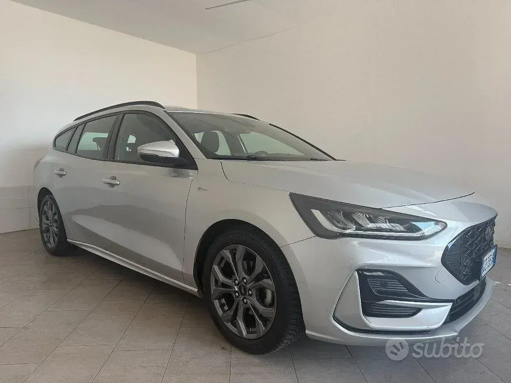 Usata Ford Focus ST-Line 155 CV (114 kW) 2023 Grigio Station wagon