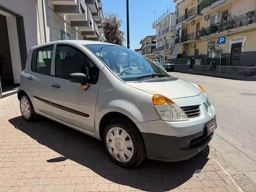Usata Renault Modus Dynamique 75 CV (55 kW) 2007 Grigio Monovolume