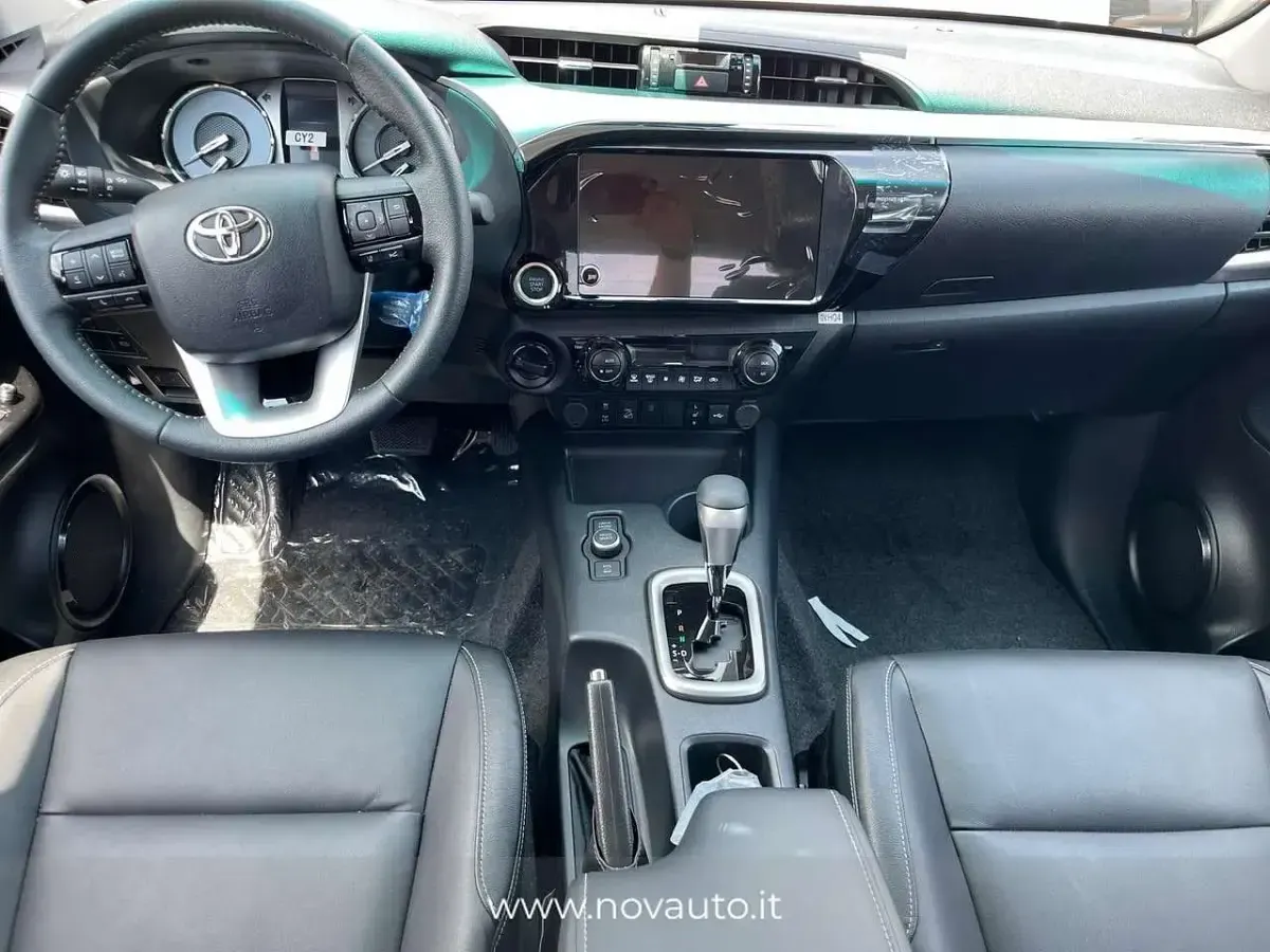 Nuova Toyota HiLux Executive 204 CV (150 kW) 2026 Bronzo Pick-up