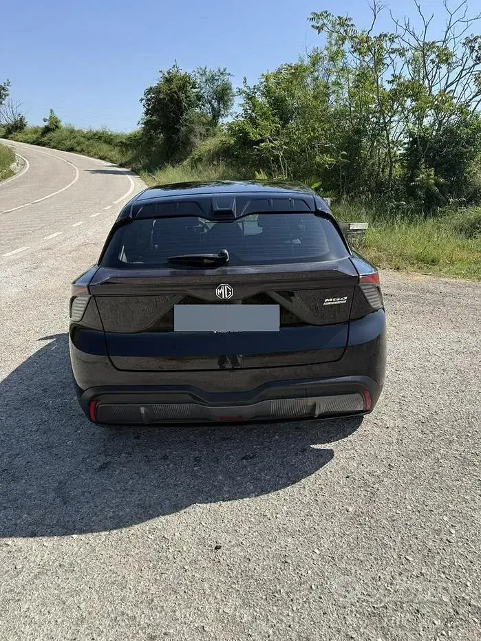 Usata MG MG4 EV 53 kW (73 CV) 2023 Nero Utilitaria
