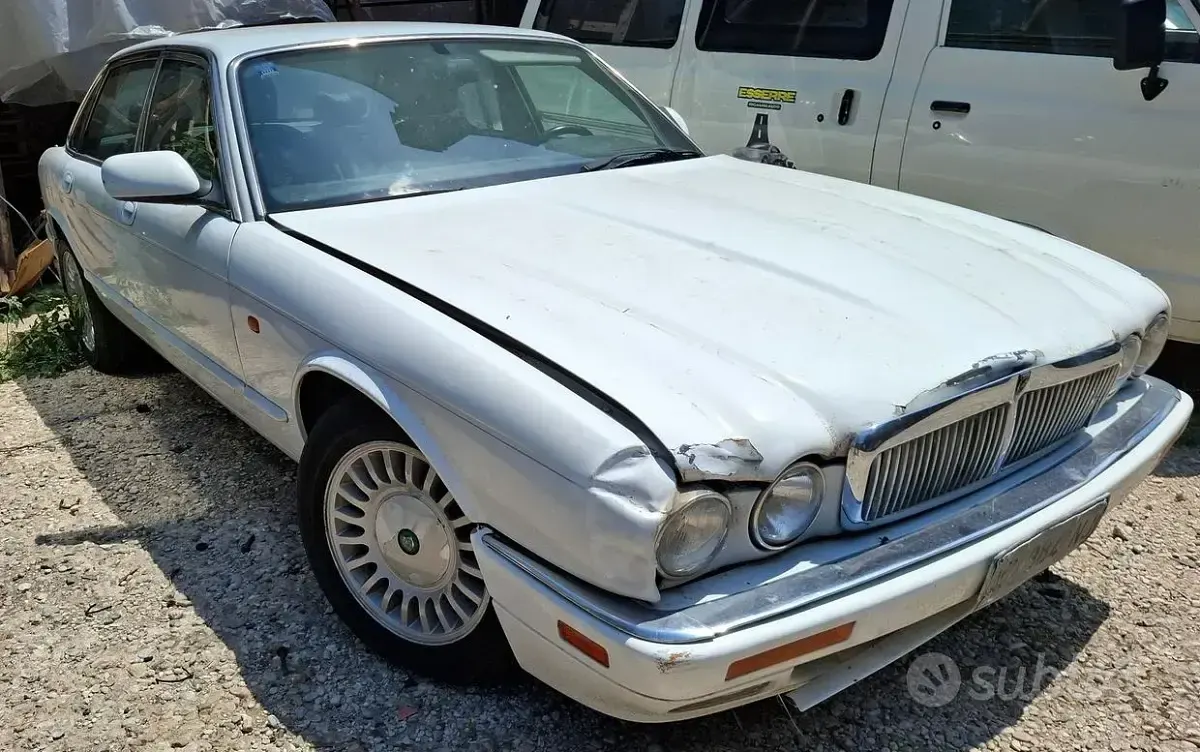 Usata Jaguar XJ Sovereign 241 CV (177 kW) 1996 Bianco Berlina