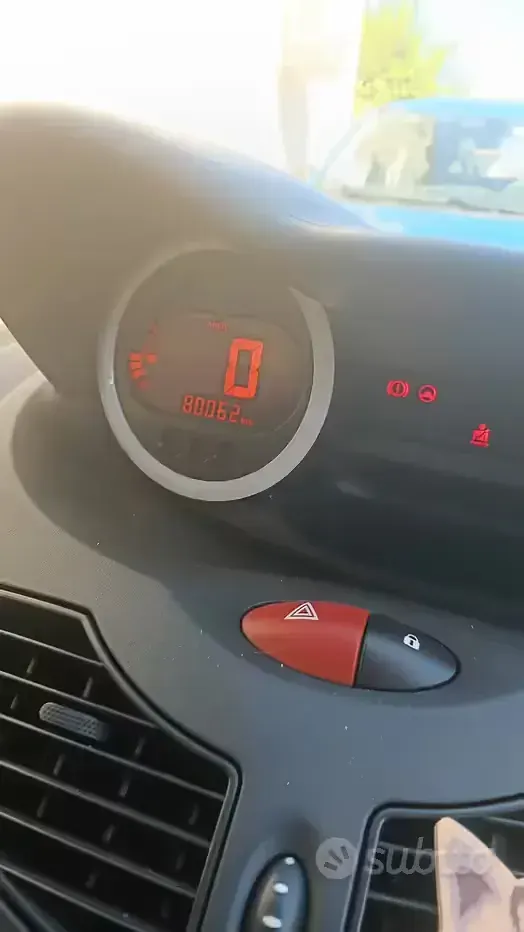 Usata Renault Twingo 75 CV (55 kW) 2011 Bianco Utilitaria