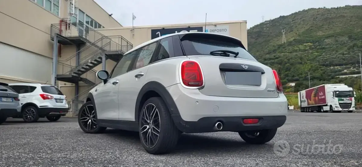 Usata Mini Cooper D 116 CV (85 kW) 2019 Grigio Utilitaria