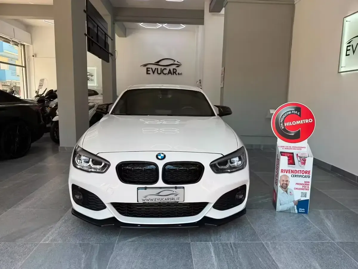 Usata BMW 120 Shadowline 190 CV (139 kW) 2019 Bianco Utilitaria