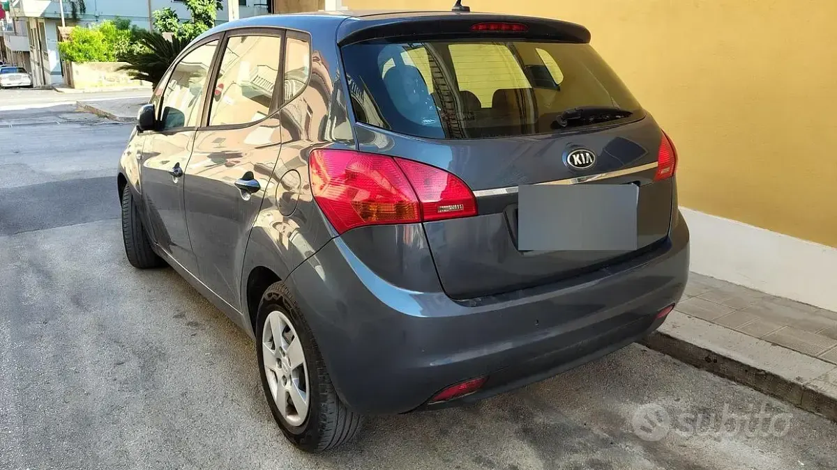 Usata Kia Venga 90 CV (66 kW) 2017 Bluazzurro Utilitaria