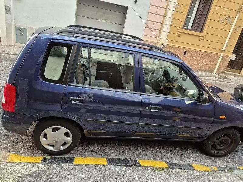 Usata Mazda Demio 63 CV (46 kW) 2000 Blu Utilitaria