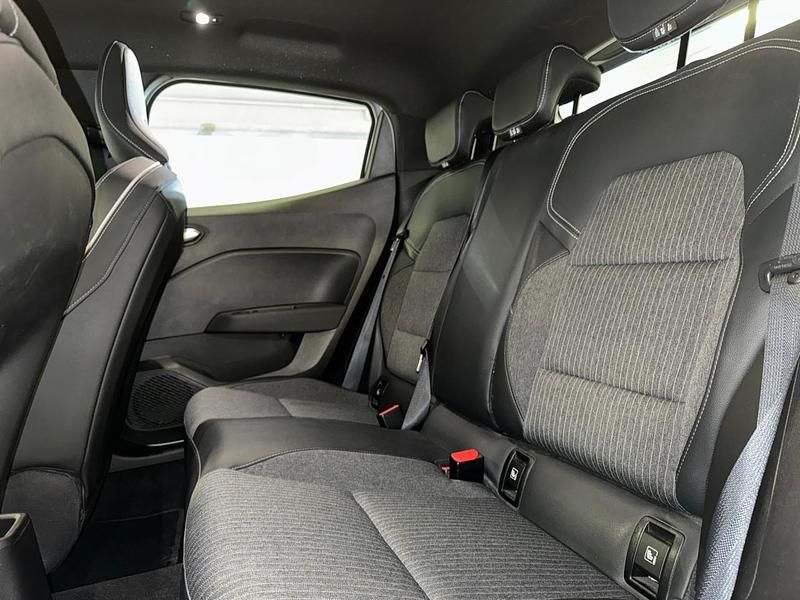 Usata Renault Clio V Intens 101 CV (74 kW) 2021 Grigio Utilitaria