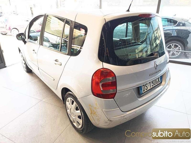Usata Renault Modus 75 CV (55 kW) 2008 Grigio scuro Monovolume