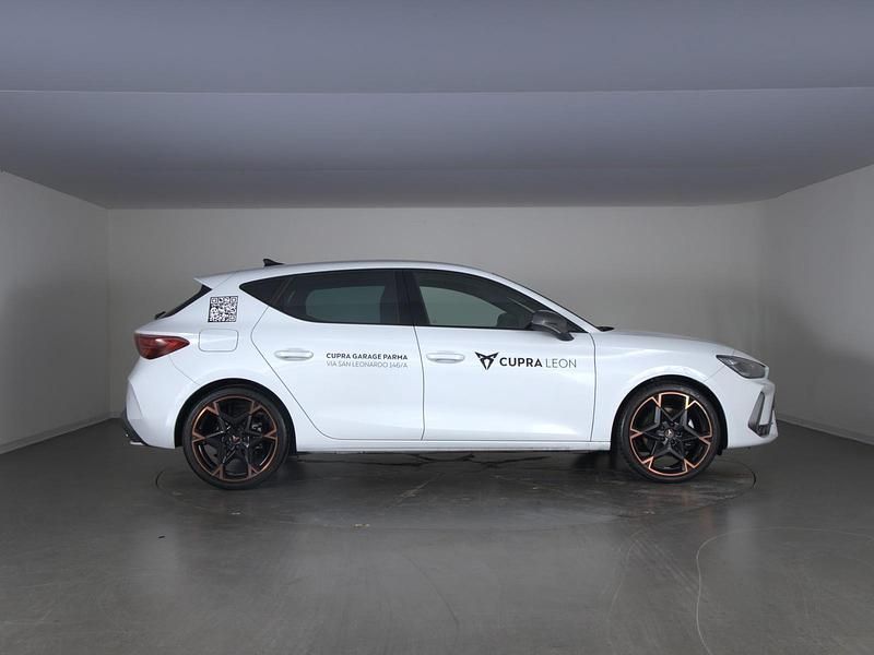 Usata Cupra Leon 150 CV (110 kW) 2025 Bianco nevada Berlina