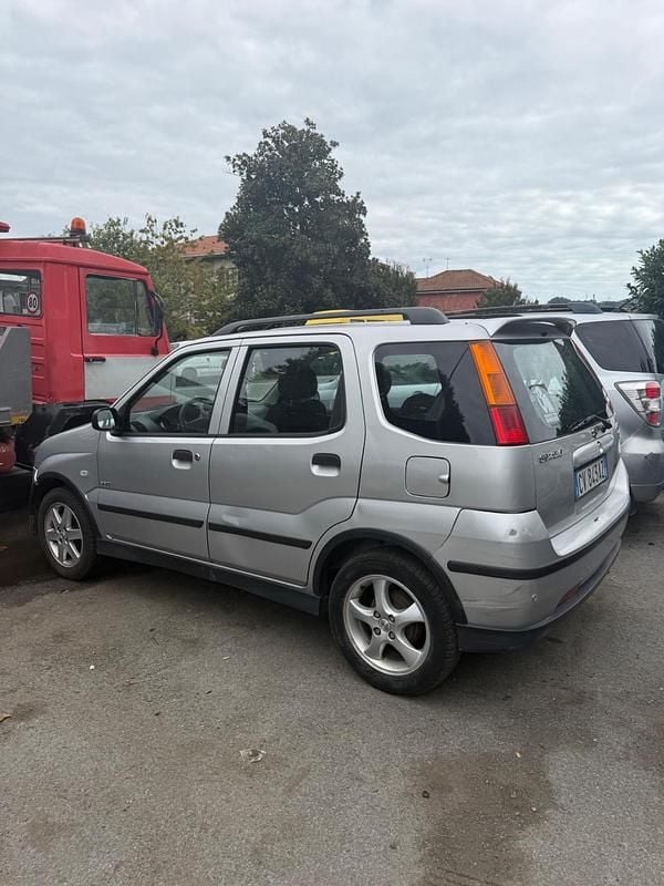 Second-hand Suzuki Ignis 99 CP (72 kW) 2005 Argintiu Hatchback