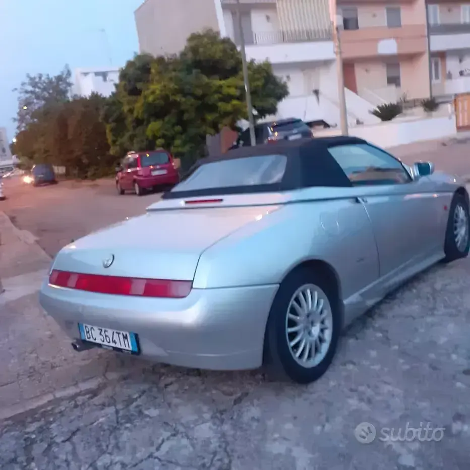 Usata Alfa Romeo Spider 155 CV (114 kW) 1999 Cabrio