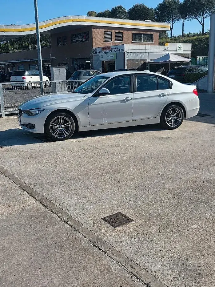 Usata BMW 318 Efficient Dynamics 150 CV (110 kW) 2015 Bianco Berlina