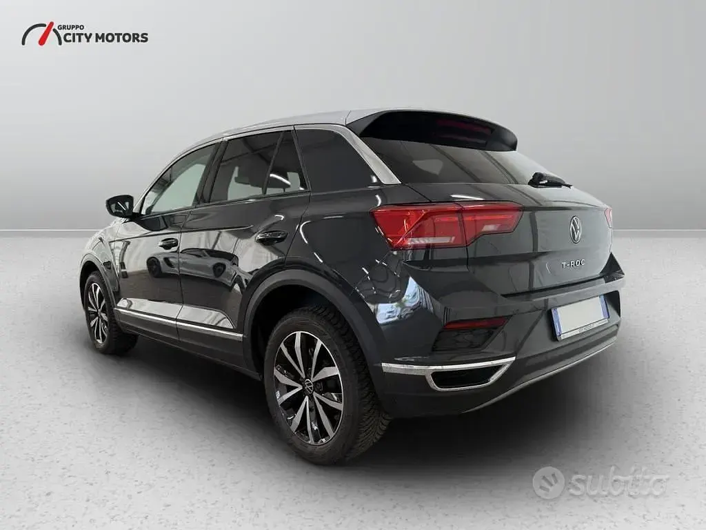 Usata VW T-Roc Business 110 CV (80 kW) 2021 Grigio SUV