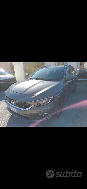 Usata Fiat Tipo 120 CV (88 kW) 2019 Grigio Station wagon