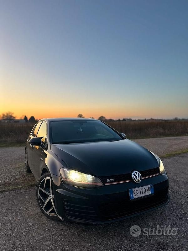 Nero Usata 2012 VW Golf VII Tre volumi | 10.000 € - Immagine 1/4