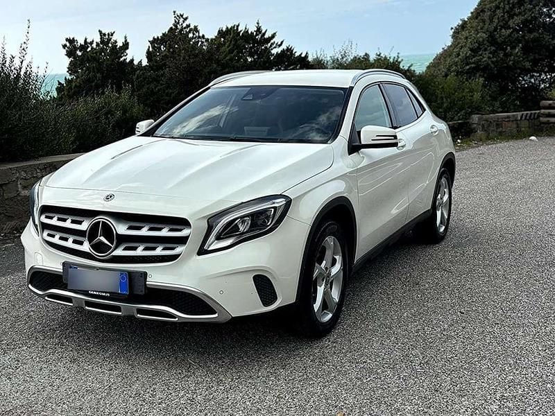 Bianco Usata 2017 Mercedes GLA200 Premium SUV | 17.000 € (Ottimo prezzo) - Immagine 1/4