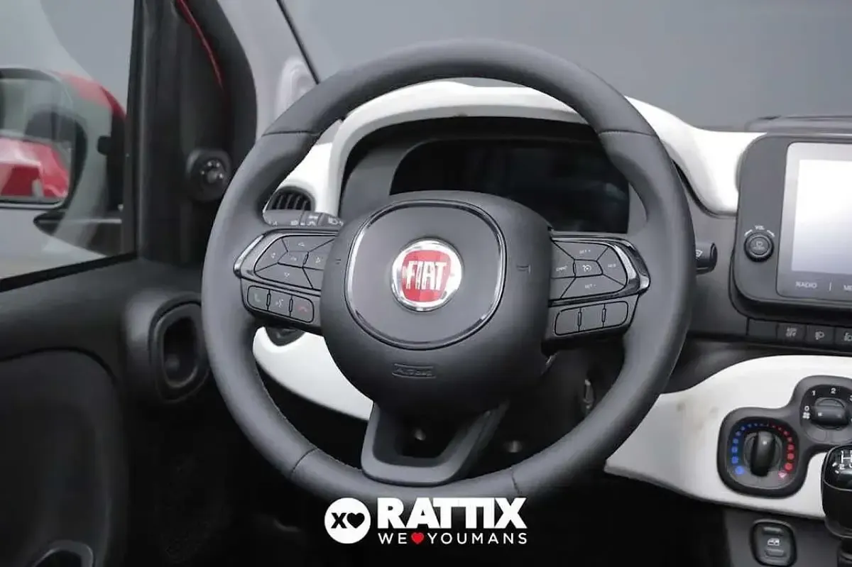 Usata Fiat Panda Cross Cross 70 CV (51 kW) 2025 Rosso Utilitaria