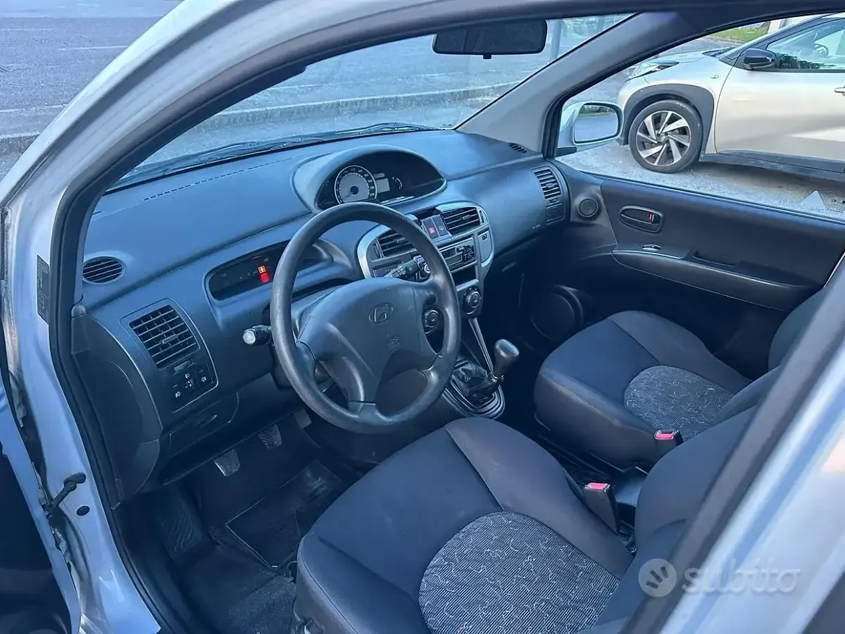 Gebraucht Hyundai Matrix 103 PS (75 kW) 2003 Grau Van / Kleinbus