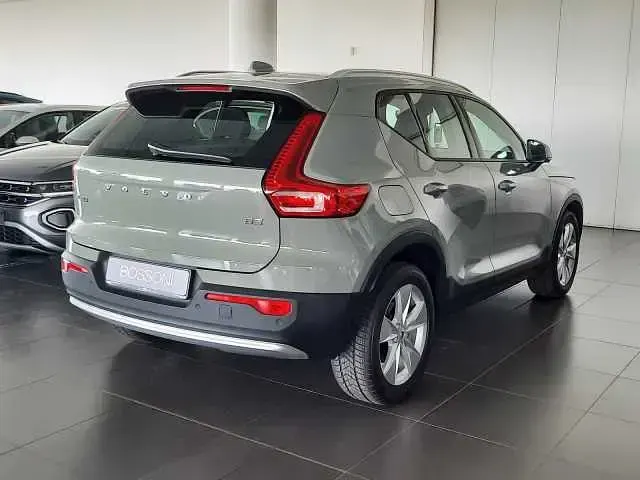 Usata Volvo XC40 120 CV (88 kW) 2023 Verde SUV