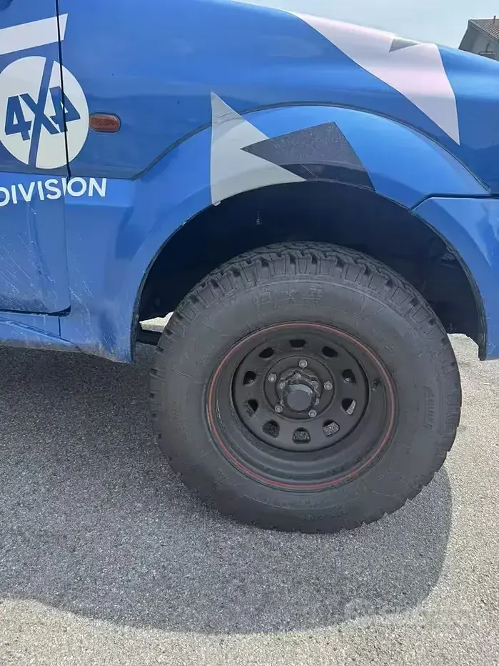 Usata Suzuki Jimny 82 CV (60 kW) 2001 Bluazzurro SUV