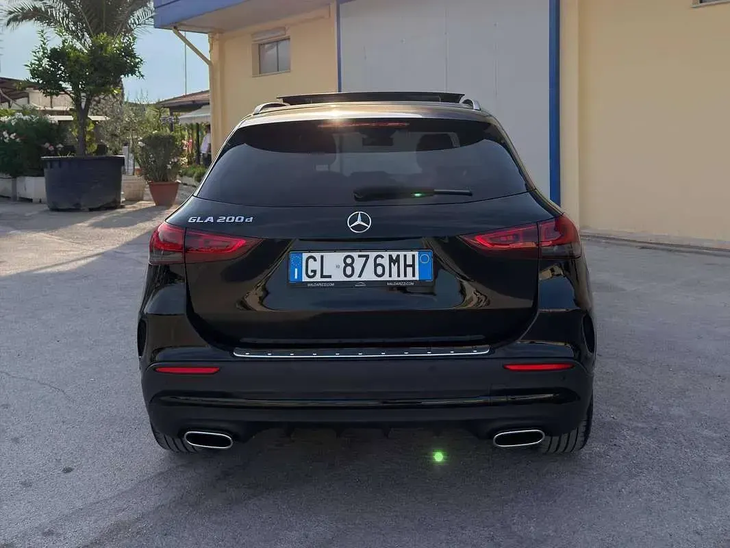 Usata Mercedes GLA200 Premium 150 CV (110 kW) 2022 Nero SUV