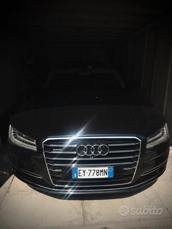 Nero Usata 2014 Audi A8 Tre volumi | 24.500 € - Immagine 1/4