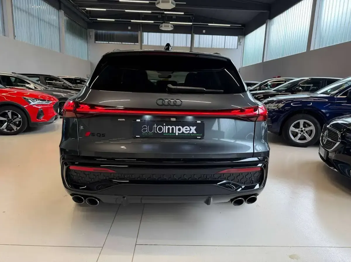 Usata Audi SQ5 Ambiente 367 CV (269 kW) 2025 Grigio daytona SUV