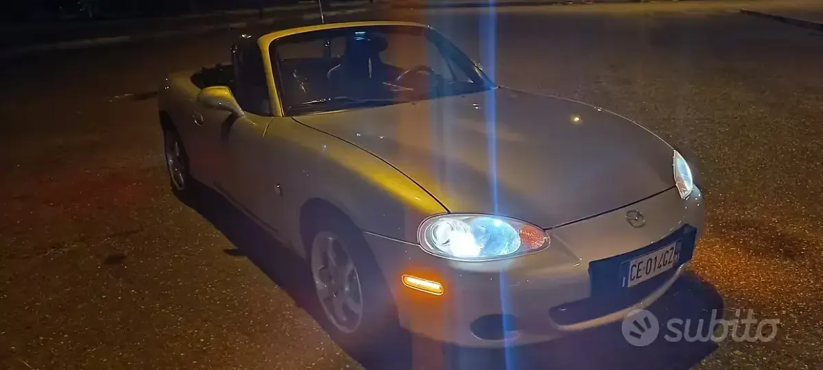 Usata Mazda MX5 110 CV (80 kW) 2002 Grigio Cabrio