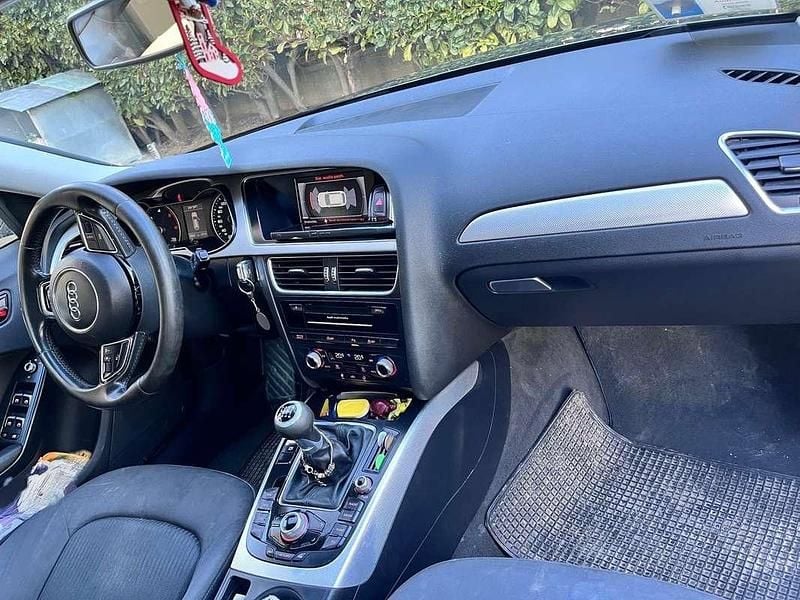 Usado Audi A4 Ambiente 150 CV (110 kW) 2015 Gris Familiar