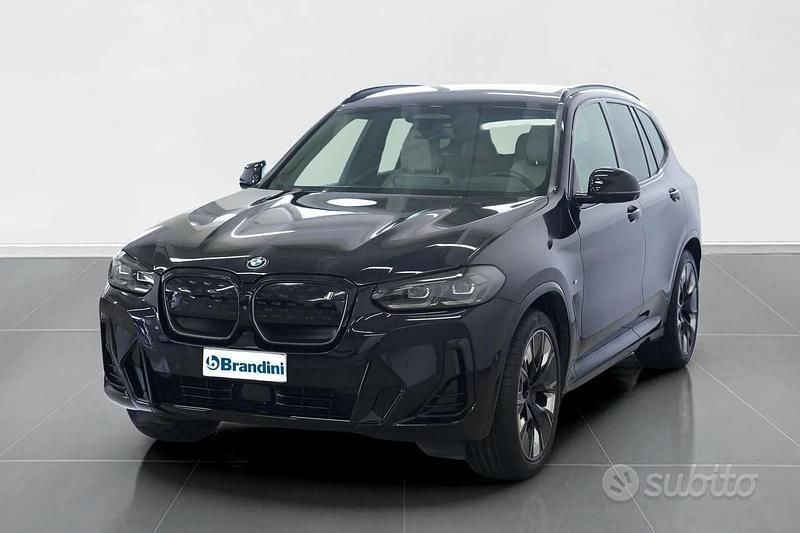 Blu Usata 2022 BMW iX3 Impressive SUV | 36.139 € (Buon prezzo) - Immagine 1/4